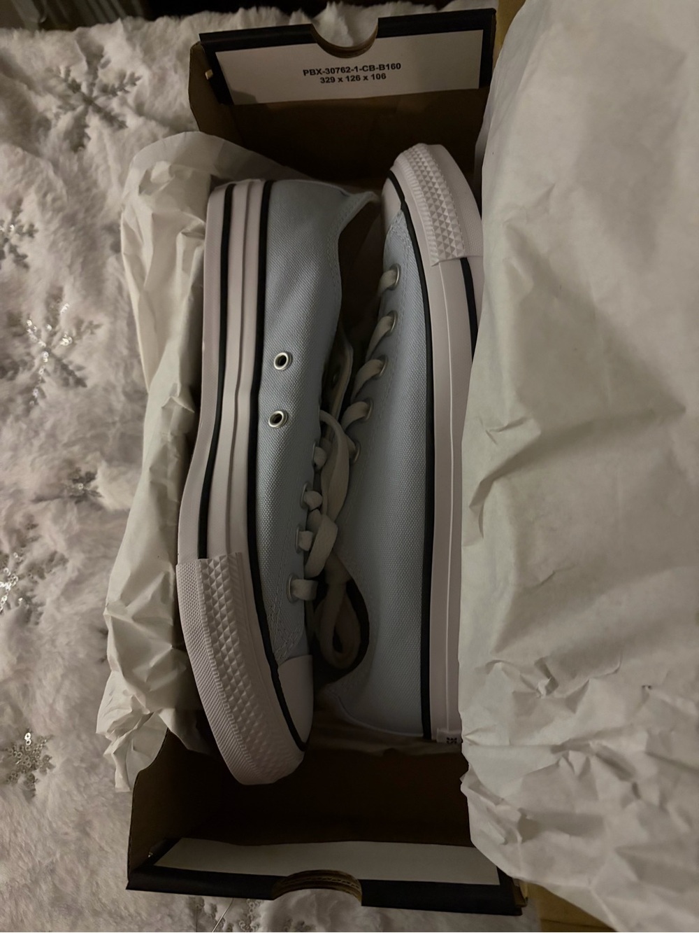 Converse Women’s (Unisex) Low Top Canvas Sneakers in color Blue Supermoon. - Picture 3 of 10